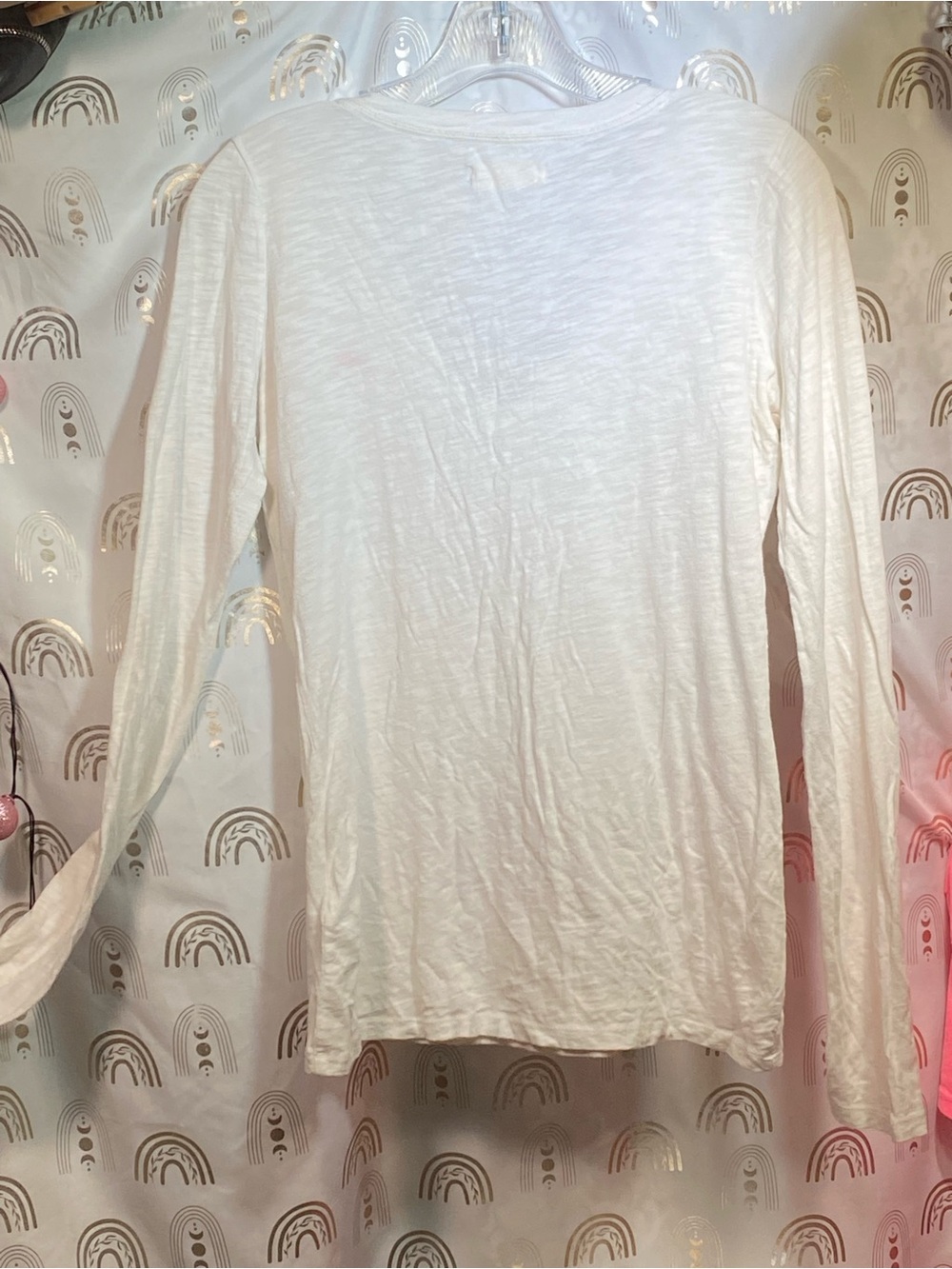 Hollister White V-Neck Long Sleeve Tee with Pink Logo - Picture 6 of 6